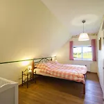 Reetdachhaus Mit Grossem Garten Und Kamin Feriehus Marlow