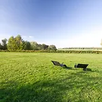 Ferienhaus Reetdachhaus Mit Großem Garten Und Kamin