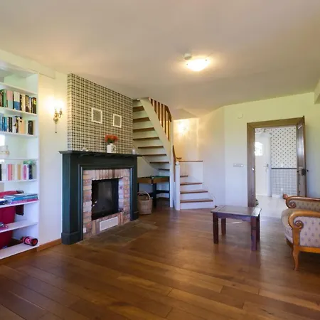 Reetdachhaus Mit Grossem Garten Und Kamin *