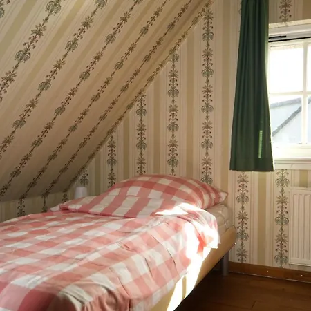 Reetdachhaus Mit Grossem Garten Und Kamin *