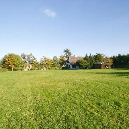 Reetdachhaus Mit Grossem Garten Und Kamin * Marlow