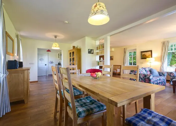 Reetdachhaus Mit Grossem Garten Und Kamin 別荘 *