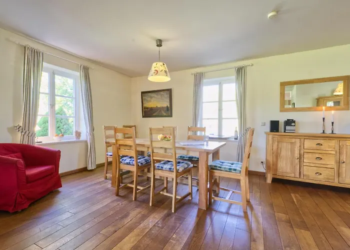 Reetdachhaus Mit Grossem Garten Und Kamin * מארלו